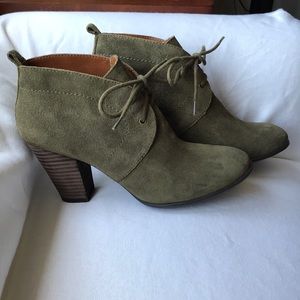Lucky Brand lace up bootie